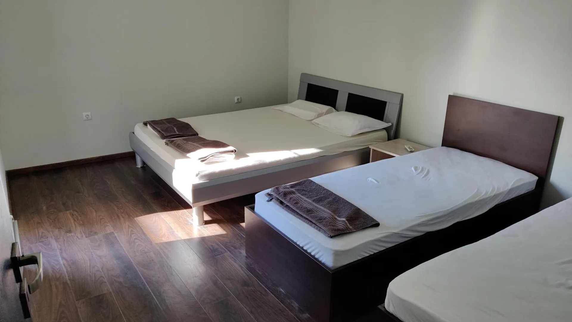 2-Bed,2-Bath, Free Private Parking Apartment Golden Sands