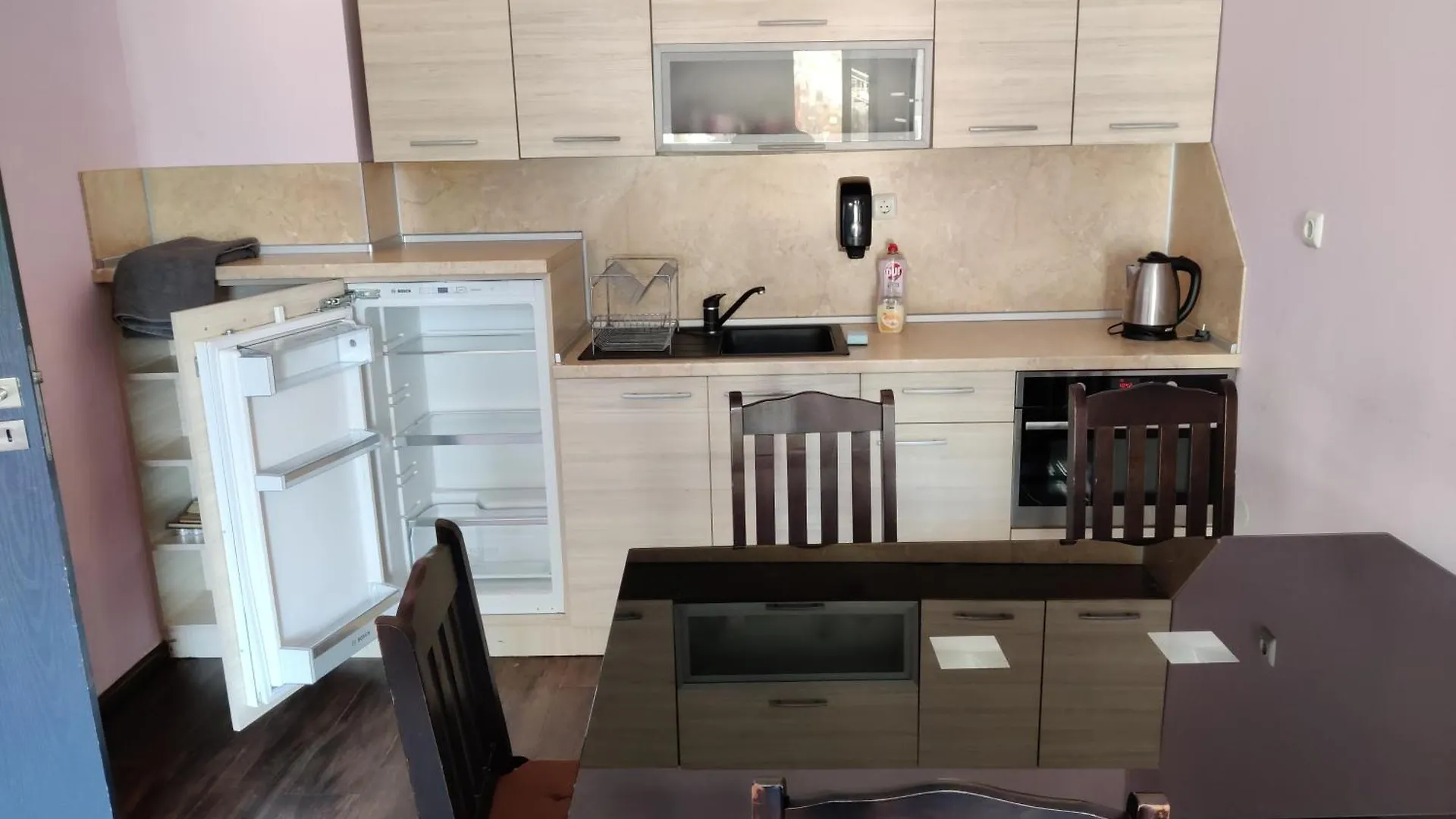 2-Bed,2-Bath, Free Private Parking Apartment Golden Sands